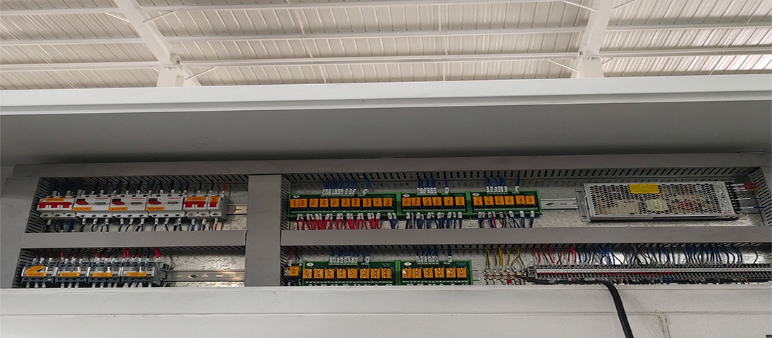 cnc machining center cnc machining center