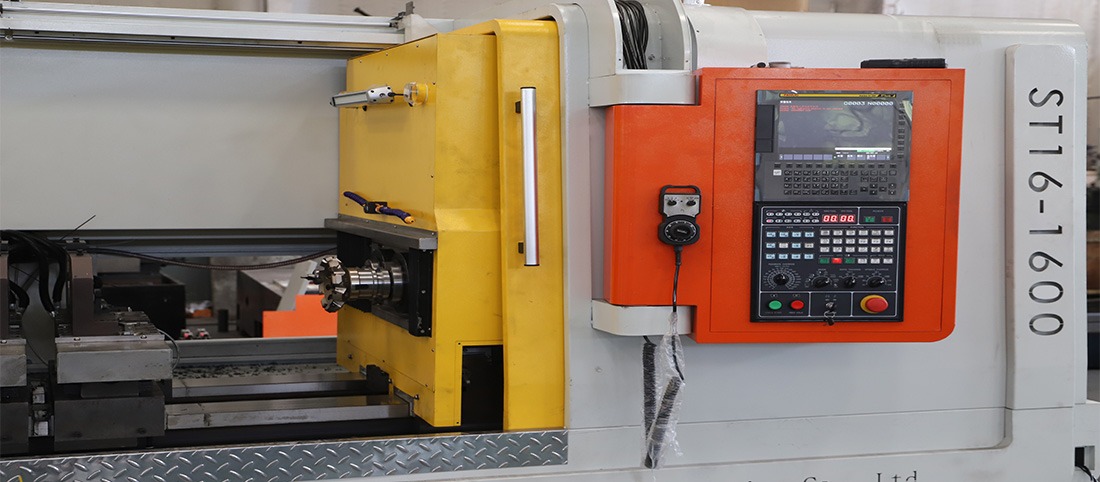 four-axis flat bed milling machine