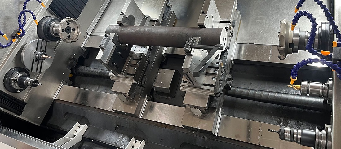 machine center with drilling spindle